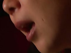 Dvije djevojke i momak zajebavati dok ostali gledaju